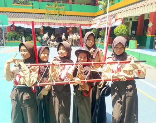PRAMUKA PENGGALANG